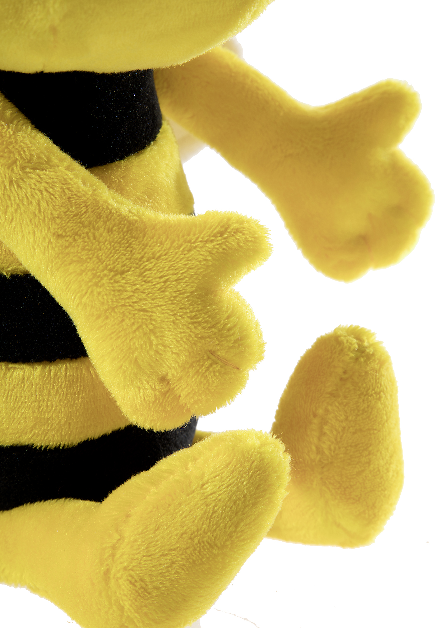 Heunec Biene Majas gelb-schwarzer plüschiger Freund Willi in 30cm - Detailbild Körper